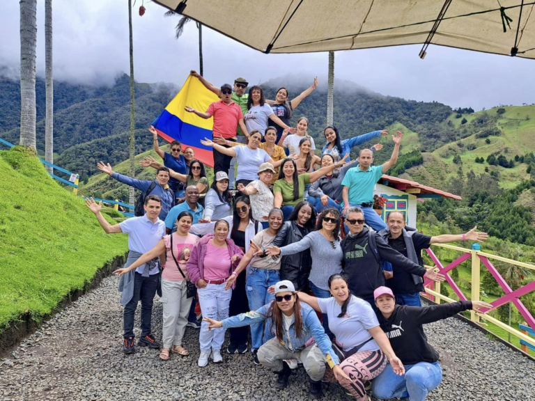 Gran premio recibieron los colaboradores del HDPUV que ganaron en la feria de la excelencia “un viaje a la excelencia”