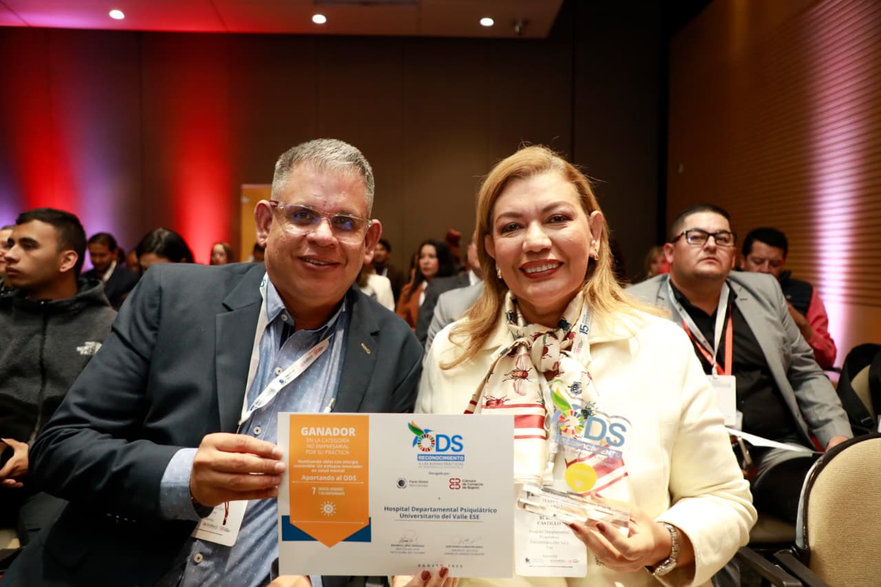 HDPUV recibe Reconocimiento Nacional por su Buena Práctica de Desarrollo Sostenible