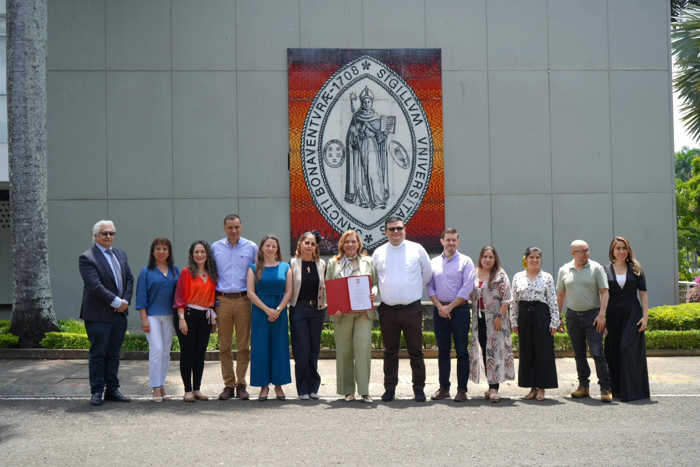 EL HDPUV RECIBE RECONOCIMIENTO Y EXALTACIÓN POR SU RECONOCIMIENTO COMO HOSPITAL UNIVERSITARIO POR PARTE DE LA UNIVERSIDAD SAN BUENAVENTURA, EN ACTO OFICIAL EL DÍA DE HOY.