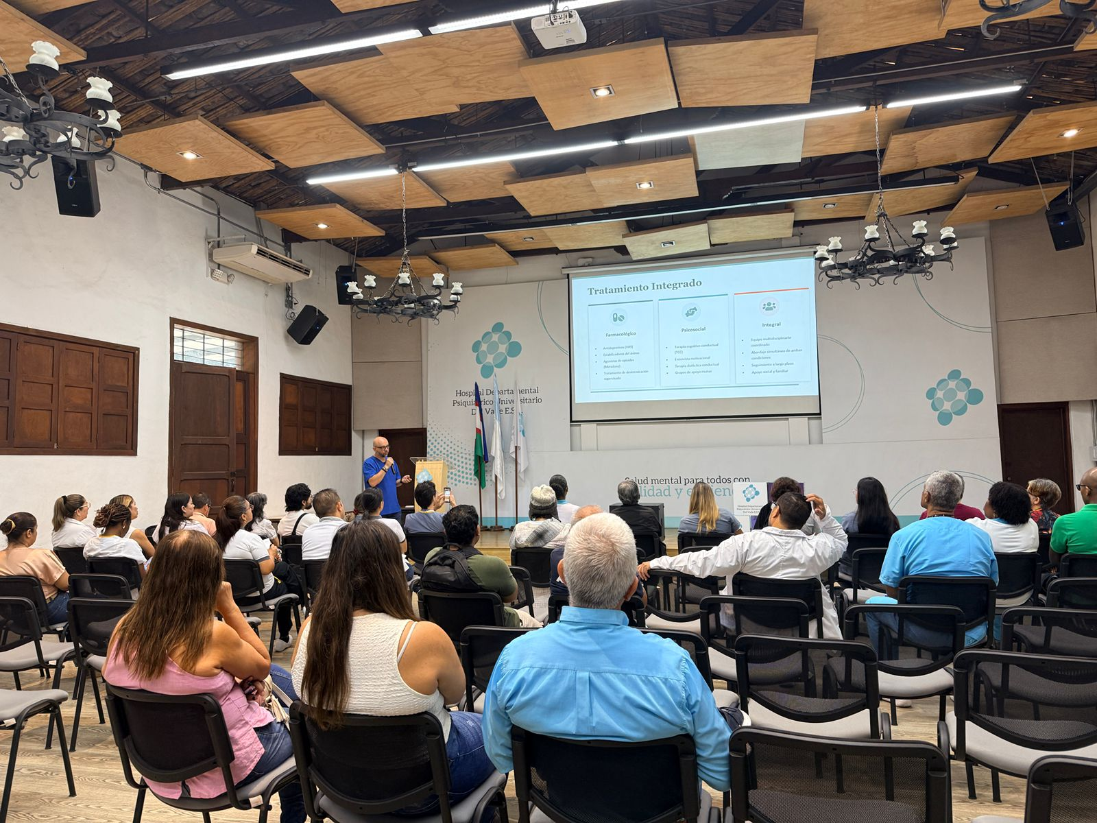 Club de Cuidadores fortalece conocimientos sobre patología dual
