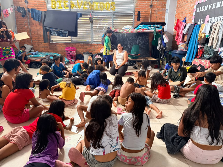 Equipo multidisciplinario del HDPUV lleva atención integral a comunidades Iindigenas afectadas por el sismo, en el Distrito de Buenaventura